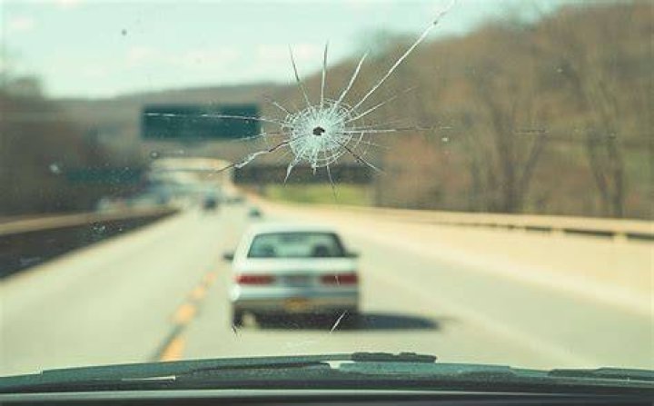 Can you drive with a cracked windshield in PA