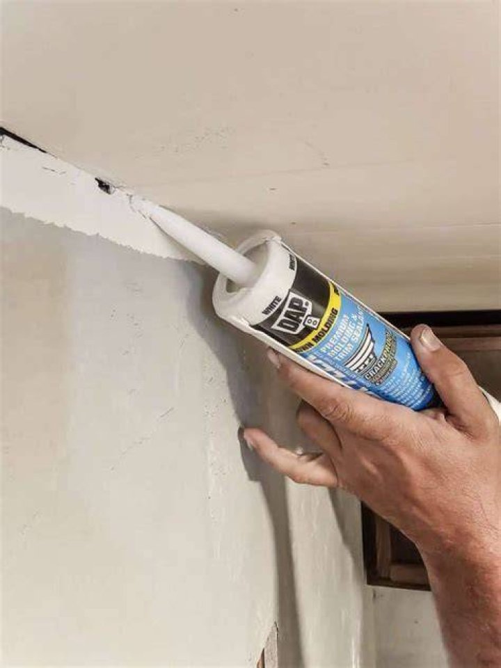 How long does it take for caulk to turn clear