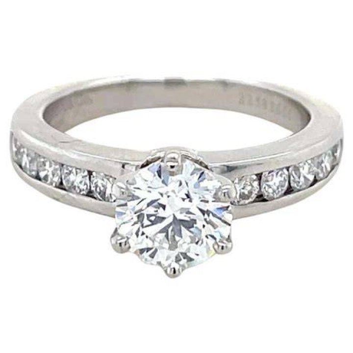 How much is a 1 carat Tiffany engagement ring