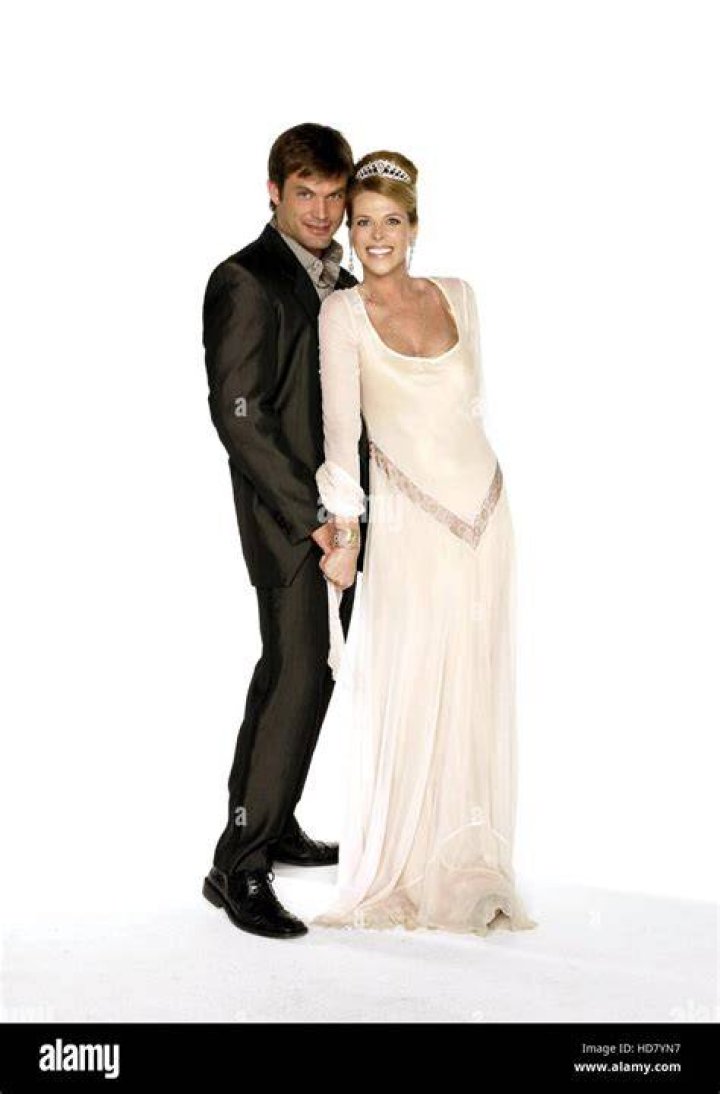 Is Catherine Oxenberg still married to Casper