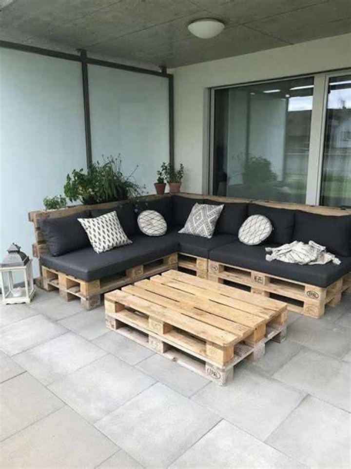 Is poplar a good wood to build furniture with