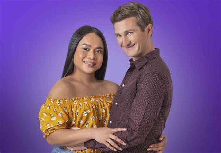 What does Apolo Ohnos fiance do for a living